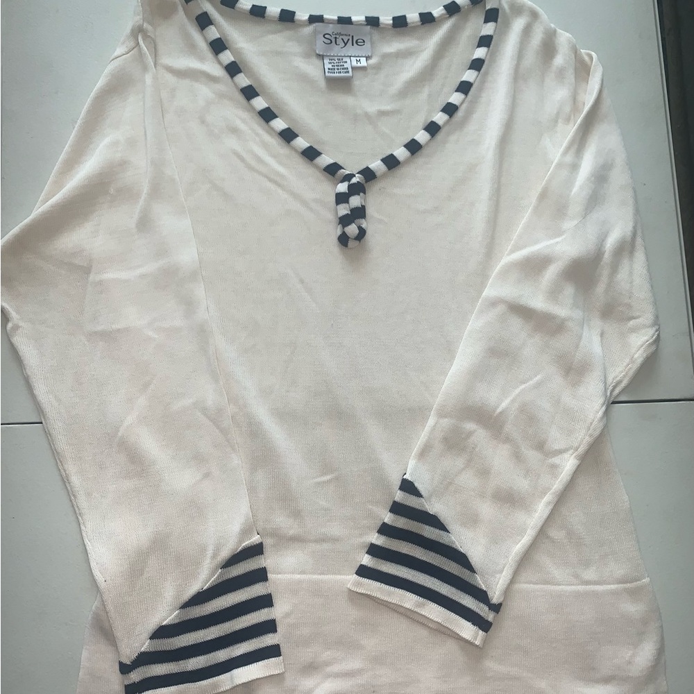 California Style, Women’s crème Top, Black/trim, Size M
